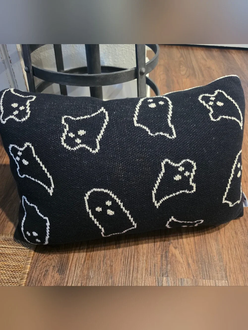 Ghost pillow reversible